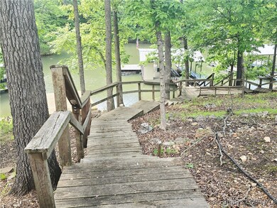 Left Side of Horseshoe Steps to Lake