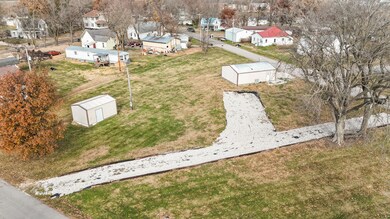 214 E Front St, Bucklin, MO 64631 - photo 6