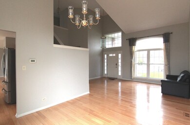 1948 Nutmeg Ln, Naperville, IL 60565 - photo 2