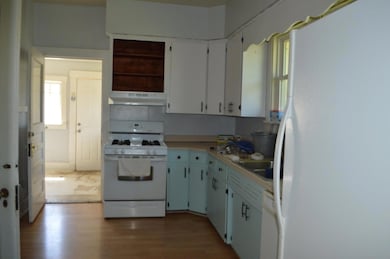 Garth kitchen
