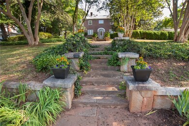Entry to the front lawn