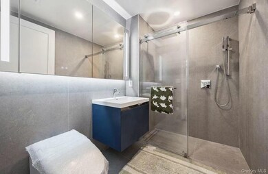 38-20 Parsons Blvd, Flushing, NY 11354 - photo 3