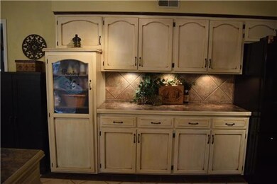 Some many cabinets!