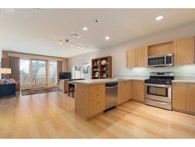 1375 Olive St unit 503, Eugene, OR 97401 - photo 4