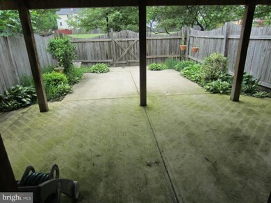 9228 Sand Creek Ct, Burke, VA 22015 - photo 6