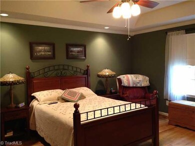 1047 Old Forest Ct, Asheboro, NC 27205 - photo 5