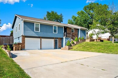 612 Loran Ln, Raymore, MO 64083 - photo 3