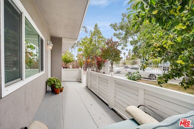 2328 West Blvd, Los Angeles, CA 90016 - photo 5