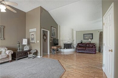 19490 S Lone Elm Rd, Spring Hill, KS 66083 - photo 5