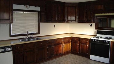 49 Union St unit 49, Methuen, MA 01844 - photo 5