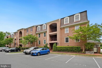 5713 Brewer House Cir unit 101, Rockville, MD 20852 - photo 3