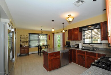 003_Kitchen