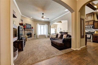 303 Hillside Dr, Harrah, OK 73045 - photo 6