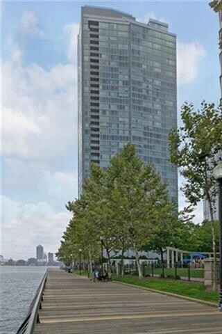 Crystal Point unit 3106, Jersey City, NJ 07302 - photo 5