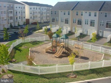 11910 Little Seneca Pkwy unit 2432, Clarksburg, MD 20871 - photo 2