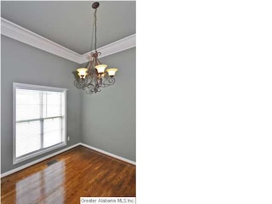 Faux wood blinds throughout will STAY!