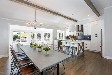 008-Dining_Room-4832922-large