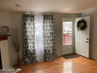 127 N 3rd St, Stroudsburg, PA 18360 - photo 2