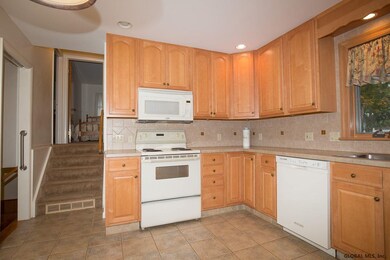 37 Northgate Dr, Albany, NY 12203 - photo 7