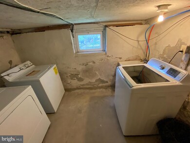 814 Clifton Ave, Darby, PA 19023 - photo 4