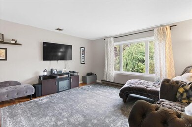 1410 Salisbury Rd, Allentown, PA 18103 - photo 2