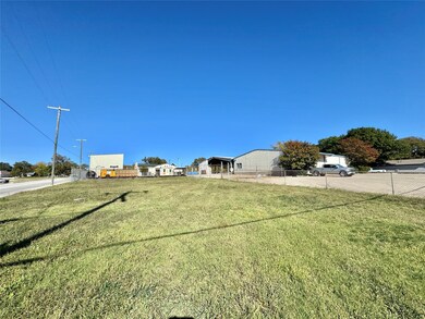 619 W Broadway St, Gainesville, TX 76240 - photo 5