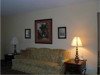 3043 Eastbrook Dr, Toledo, OH 43613 - photo 4