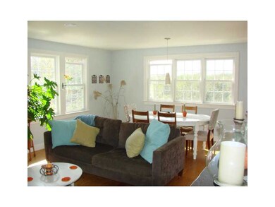 Dining Area. Open sun filled Liv/DA