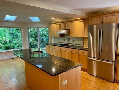 124 Pilgrim Rd unit RD, Wellesley Hills, MA 02481 - photo 4