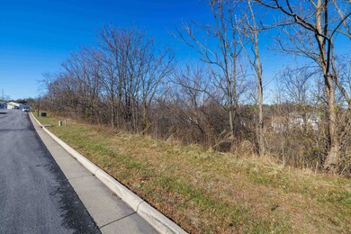 2122 Willow Hill Dr, Harrisonburg, VA 22801 - photo 4