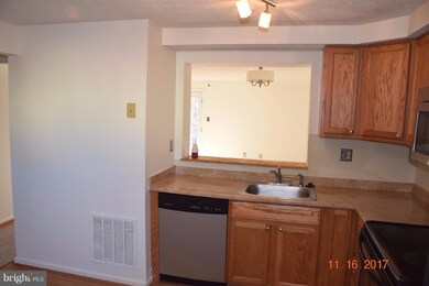 7260 Procopio Cir, Columbia, MD 21046 - photo 5