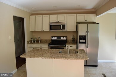 45353 Elmbrook Dr, California, MD 20619 - photo 3