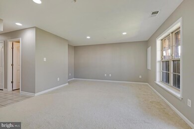 6546 Newton Dr, Frederick, MD 21703 - photo 4