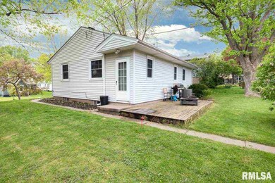 1340 W 38th St, Davenport, IA 52806 - photo 3