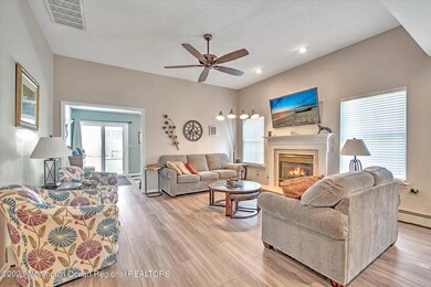 05-LIVING ROOM