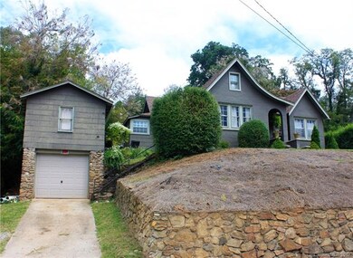 Charming Home With Detached Garage & Apartment Ove