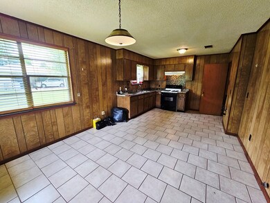 Eat in kitchen