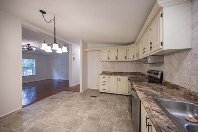 215 Wall St, Shelbyville, TN 37160 - photo 7