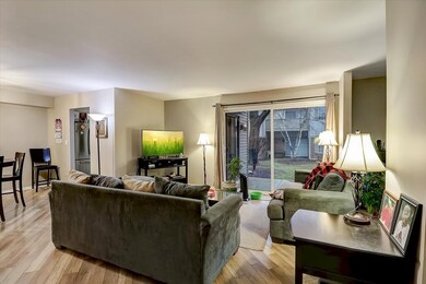 1519 Harbour Ct unit 31BR, Schaumburg, IL 60193 - photo 6