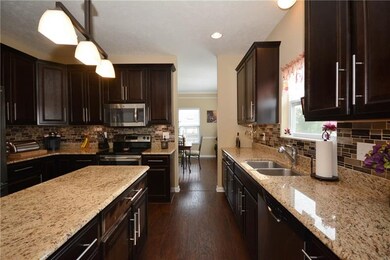 *Neutral color concept in the fully equipped kitch