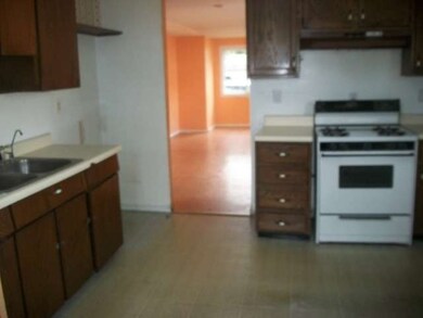 169 Sioux Ave, Carpentersville, IL 60110 - photo 2