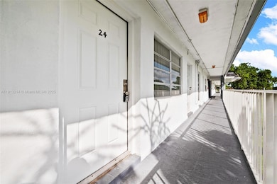 20310 NE 2nd Ave unit 24, Miami, FL 33179 - photo 4