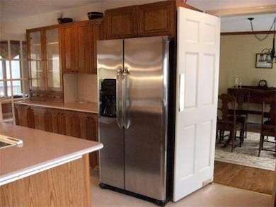 110 East St, South Hadley, MA 01075 - photo 2