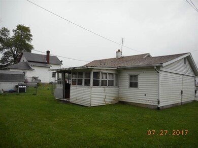 203 N Elm St, Nappanee, IN 46550 - photo 4