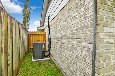 8626 Cottage Gate Ln, Houston, TX 77088 - photo 7