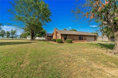 832 Klenc Rd, Tontitown, AR 72762 - photo 3