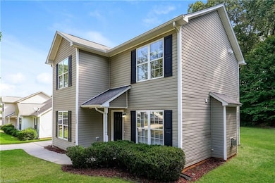 1209 Maury Ln, Greensboro, NC 27401 - photo 2