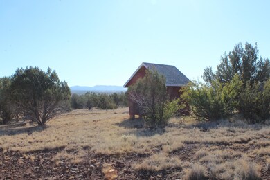 636 W Edgewood Rd, Ash Fork, AZ 86320 - photo 7