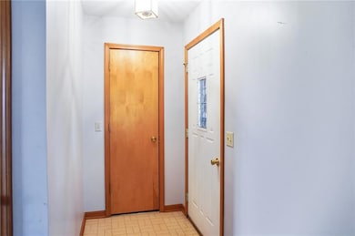 49 Lakeshore Dr, Garnett, KS 66032 - photo 5