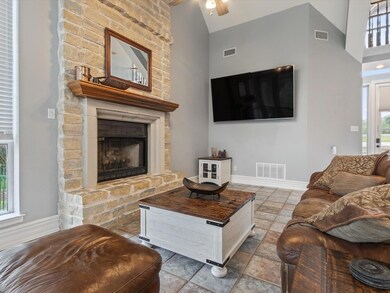 16047 Faircrest Dr, Whitney, TX 76692 - photo 5